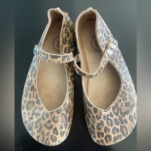 Dutchess and Fox Leopard Print Flats Size 8